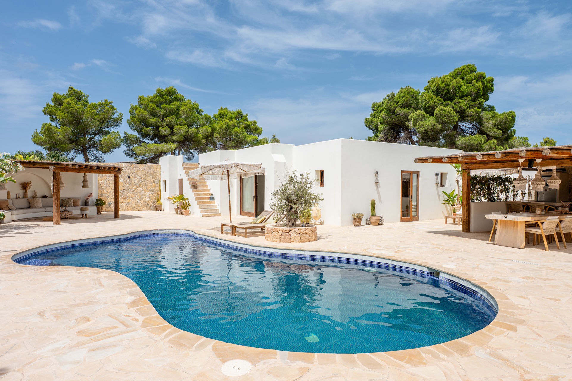 Resa Estates port des Torrent sale koop finca Ibiza huse and pool main.jpg